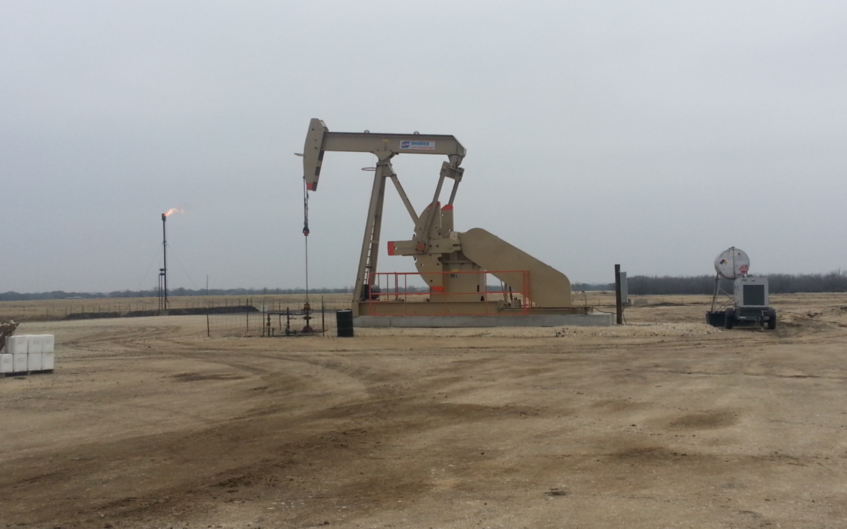 Everest Resource Company Wilson County Pump Jack with Flare
